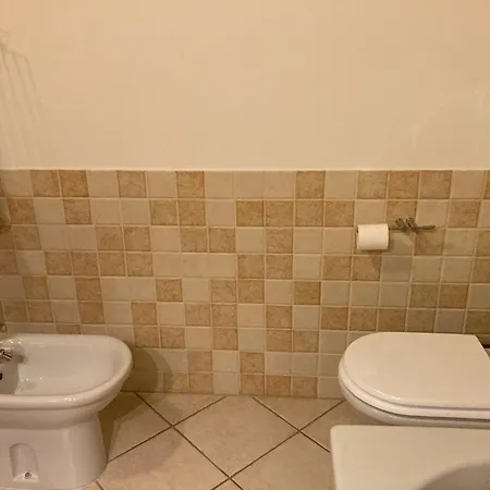Homestay Stanza Con Bagno In Appartamento Condiviso Monserrato