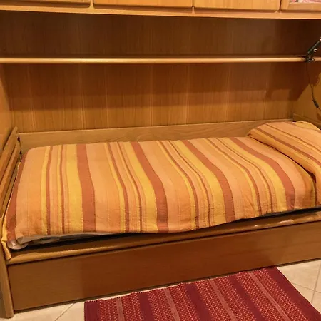 Stanza Con Bagno In Appartamento Condiviso