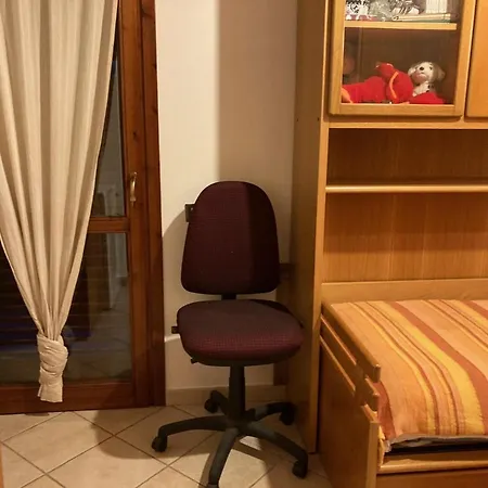 Stanza Con Bagno In Appartamento Condiviso Homestay Monserrato