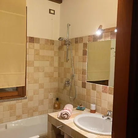 Stanza Con Bagno In Appartamento Condiviso Homestay